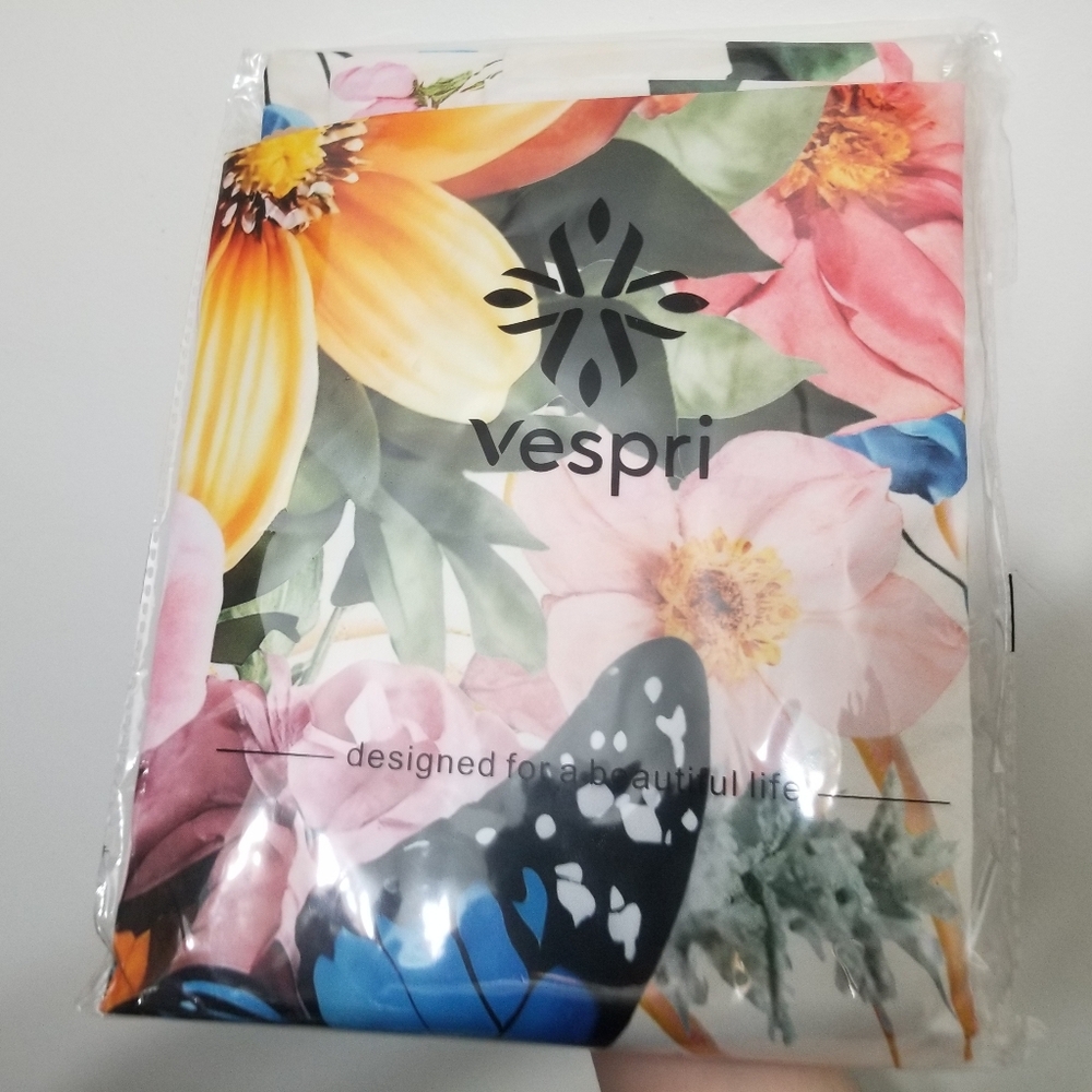 2 large oval tablecloths- floral w butterflies, NIB! - Picture 6 of 7